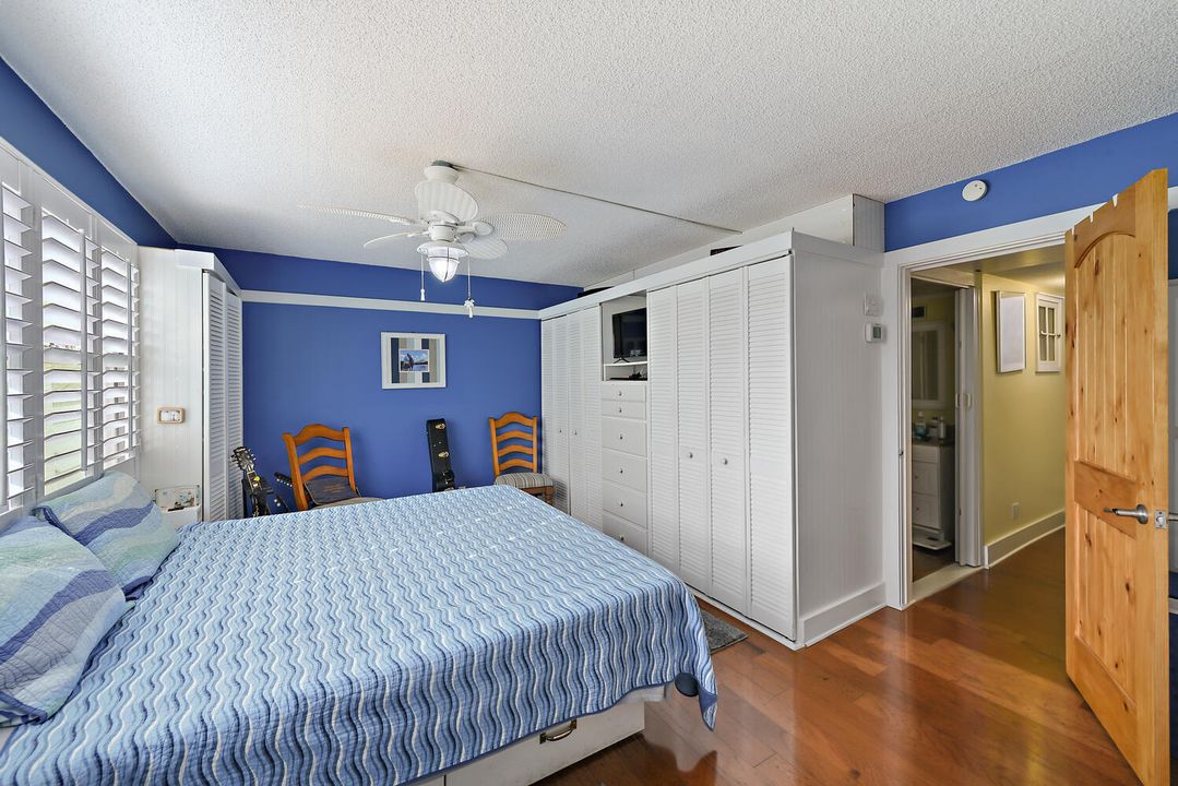 For Sale: $599,000 (1 beds, 1 baths, 937 Square Feet)