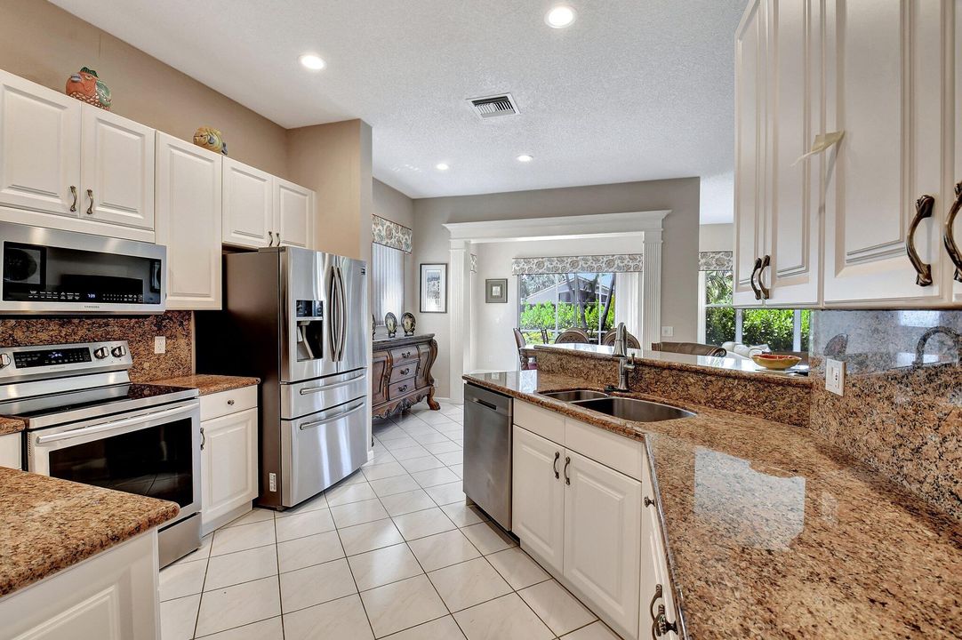 For Sale: $329,900 (3 beds, 2 baths, 1782 Square Feet)