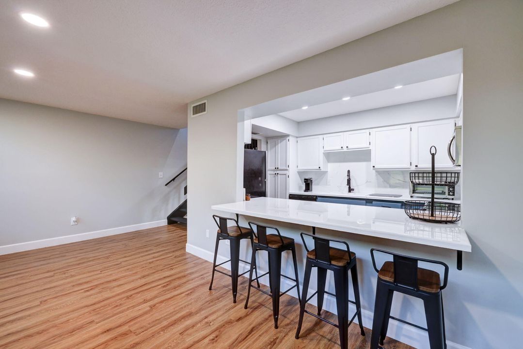 For Sale: $285,000 (2 beds, 2 baths, 1629 Square Feet)