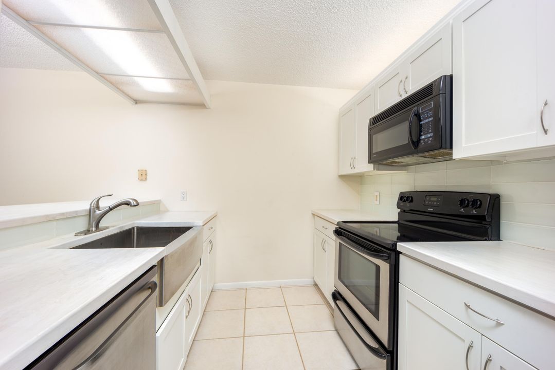 For Sale: $275,000 (2 beds, 2 baths, 1236 Square Feet)
