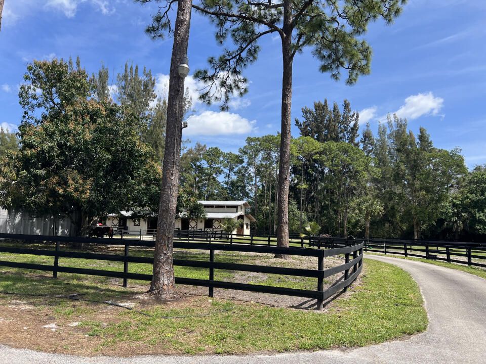 For Sale: $1,950,000 (4 beds, 3 baths, 2305 Square Feet)