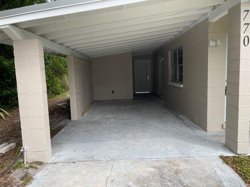 Active With Contract: $2,200 (3 beds, 2 baths, 910 Square Feet)