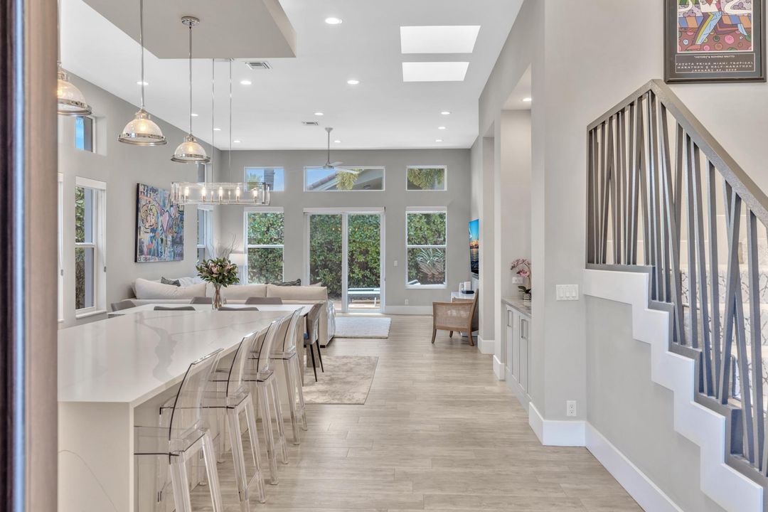 Active With Contract: $1,099,000 (3 beds, 2 baths, 2152 Square Feet)