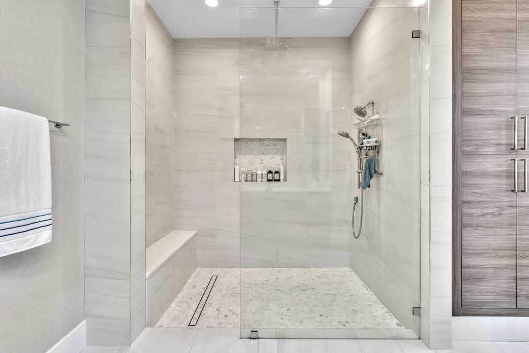 Active With Contract: $1,099,000 (3 beds, 2 baths, 2152 Square Feet)