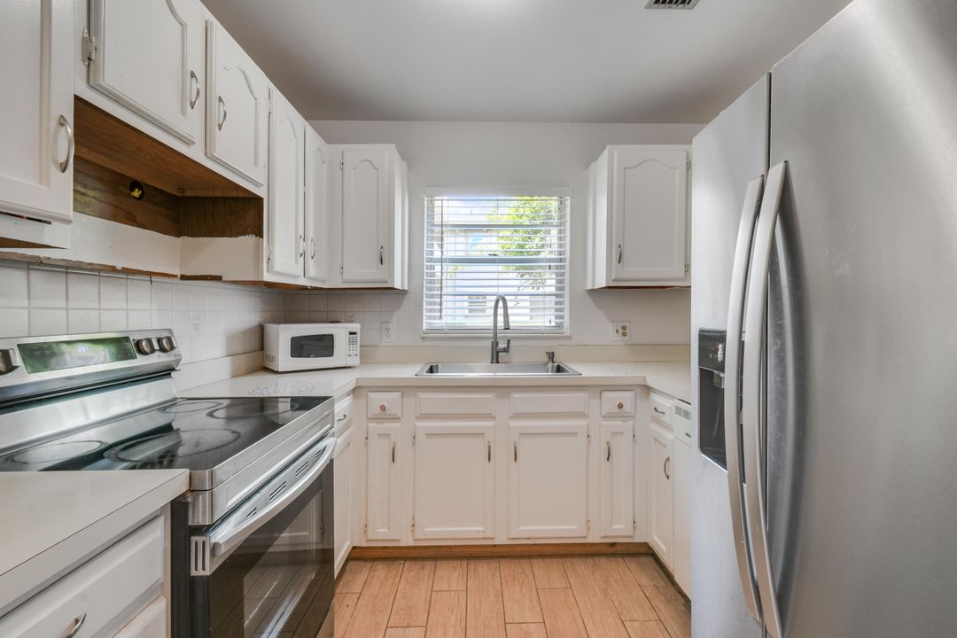 For Sale: $215,000 (2 beds, 2 baths, 1080 Square Feet)