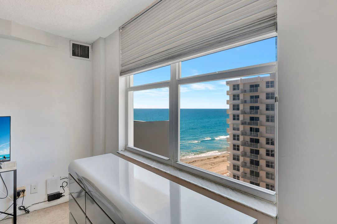 For Sale: $675,000 (2 beds, 2 baths, 1100 Square Feet)