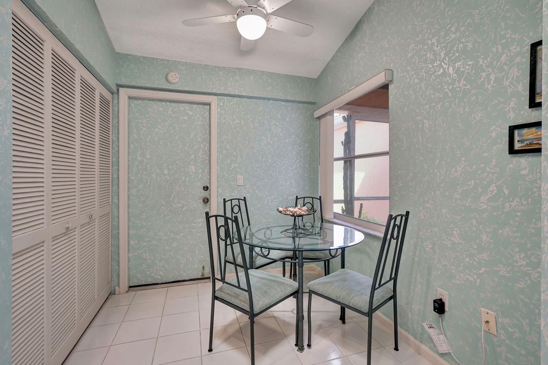 For Sale: $275,000 (2 beds, 2 baths, 1374 Square Feet)