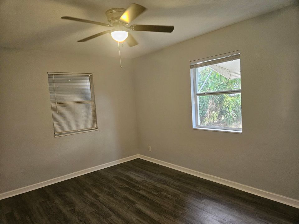 For Rent: $3,200 (3 beds, 2 baths, 1138 Square Feet)