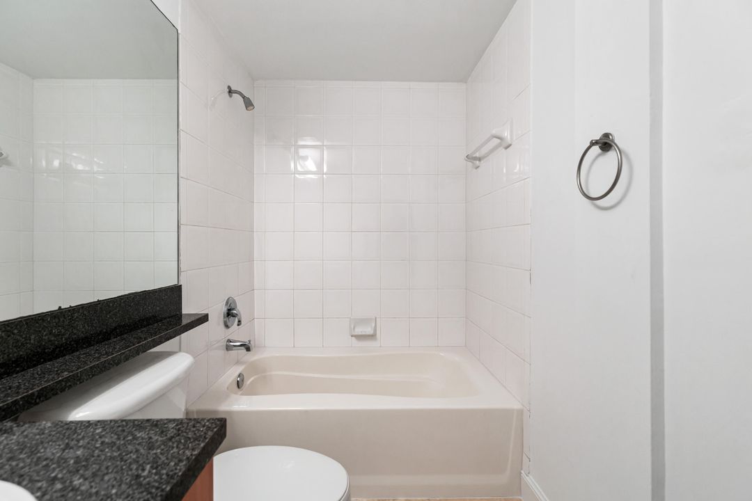 For Sale: $550,000 (2 beds, 2 baths, 1140 Square Feet)