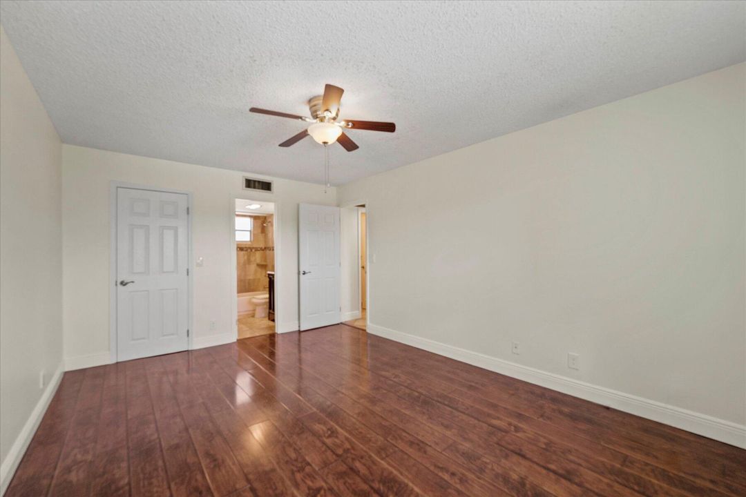 Active With Contract: $169,900 (1 beds, 1 baths, 900 Square Feet)