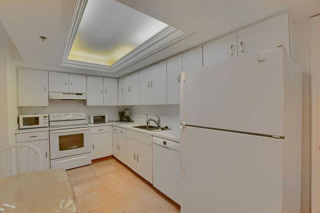 For Sale: $285,000 (2 beds, 2 baths, 1400 Square Feet)