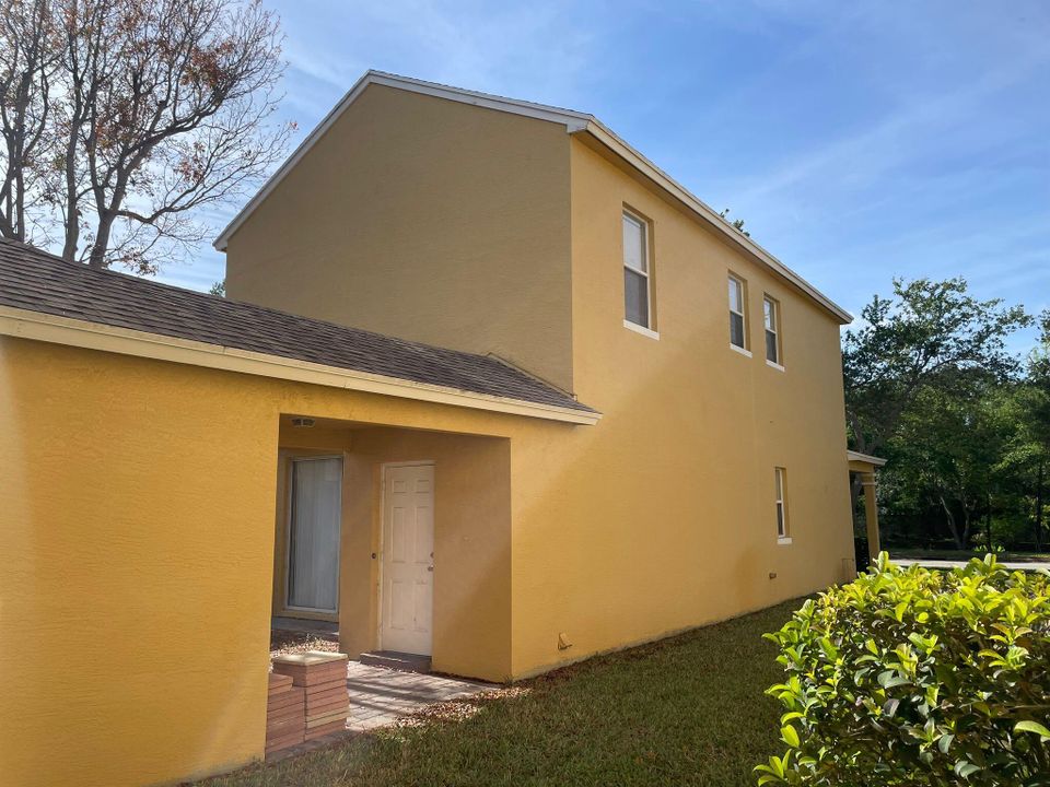 For Sale: $365,000 (3 beds, 2 baths, 1712 Square Feet)