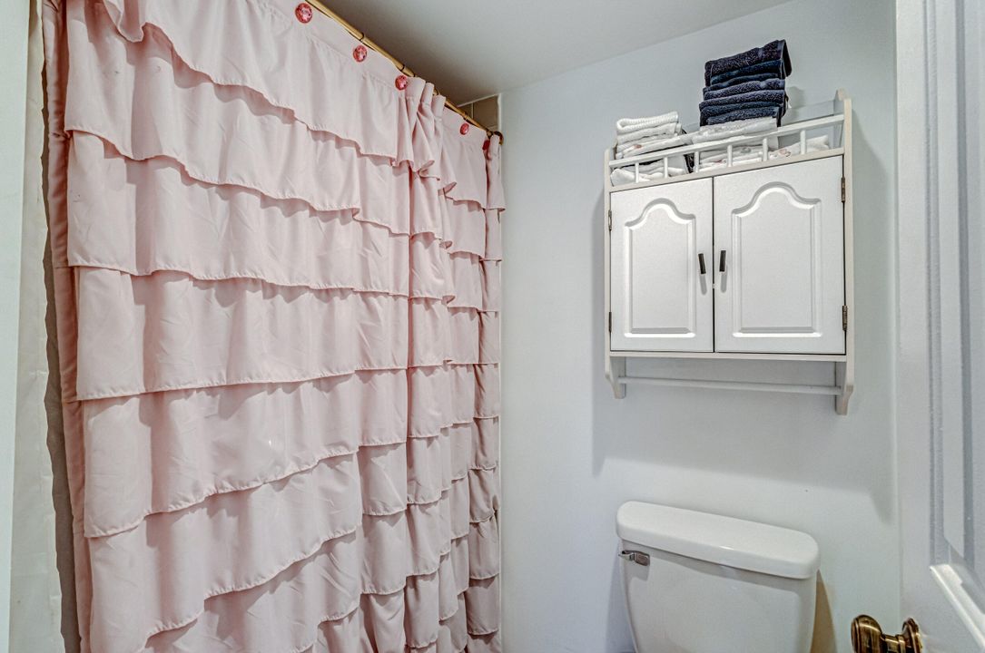 For Sale: $247,000 (2 beds, 2 baths, 1437 Square Feet)