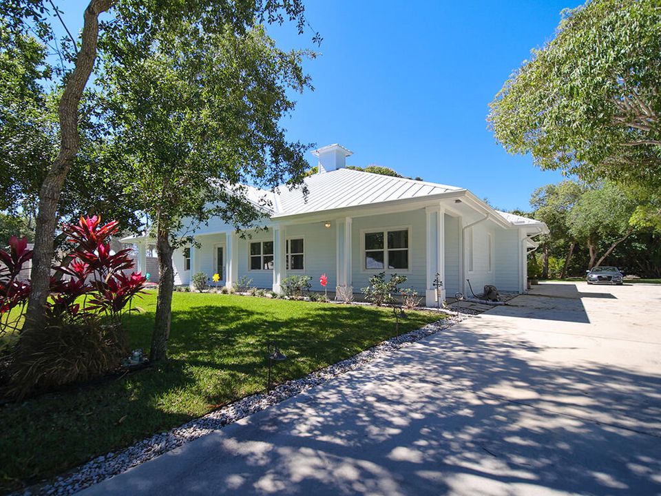 Recently Sold: $850,000 (3 beds, 2 baths, 2773 Square Feet)