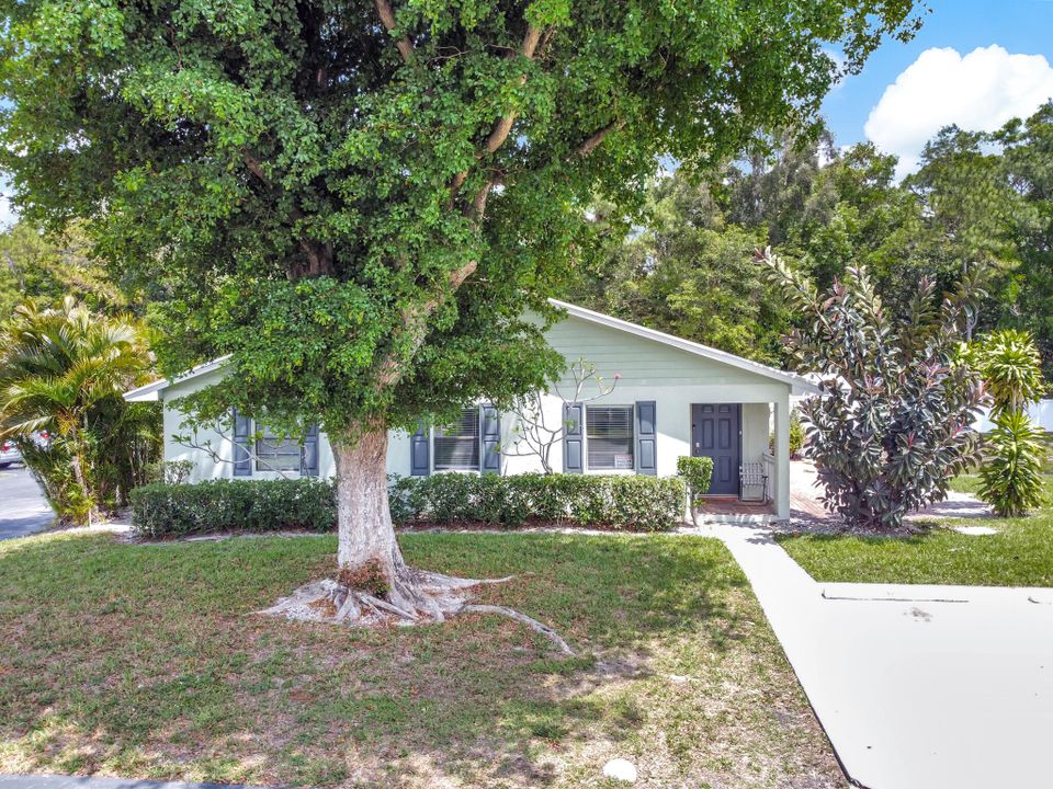 Active With Contract: $250,000 (3 beds, 2 baths, 1446 Square Feet)