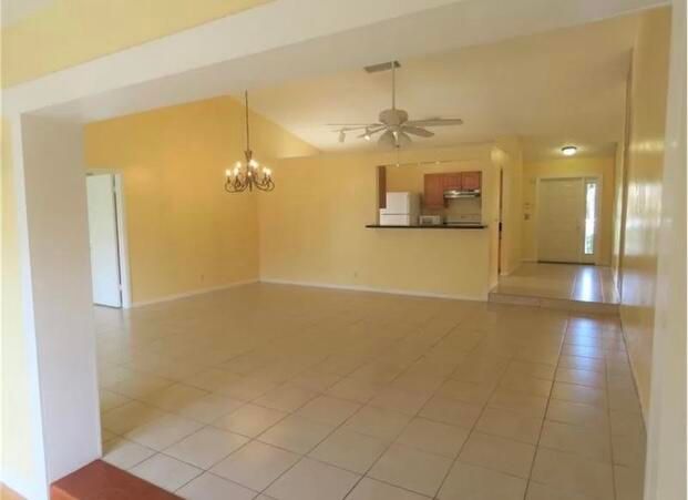 For Rent: $2,300 (2 beds, 2 baths, 1378 Square Feet)