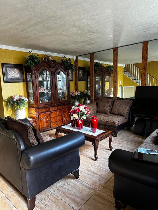 For Sale: $248,000 (2 beds, 2 baths, 1200 Square Feet)