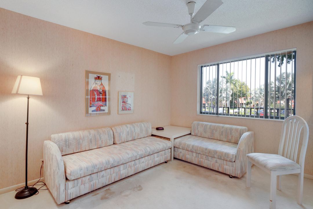 Active With Contract: $180,000 (2 beds, 2 baths, 1265 Square Feet)