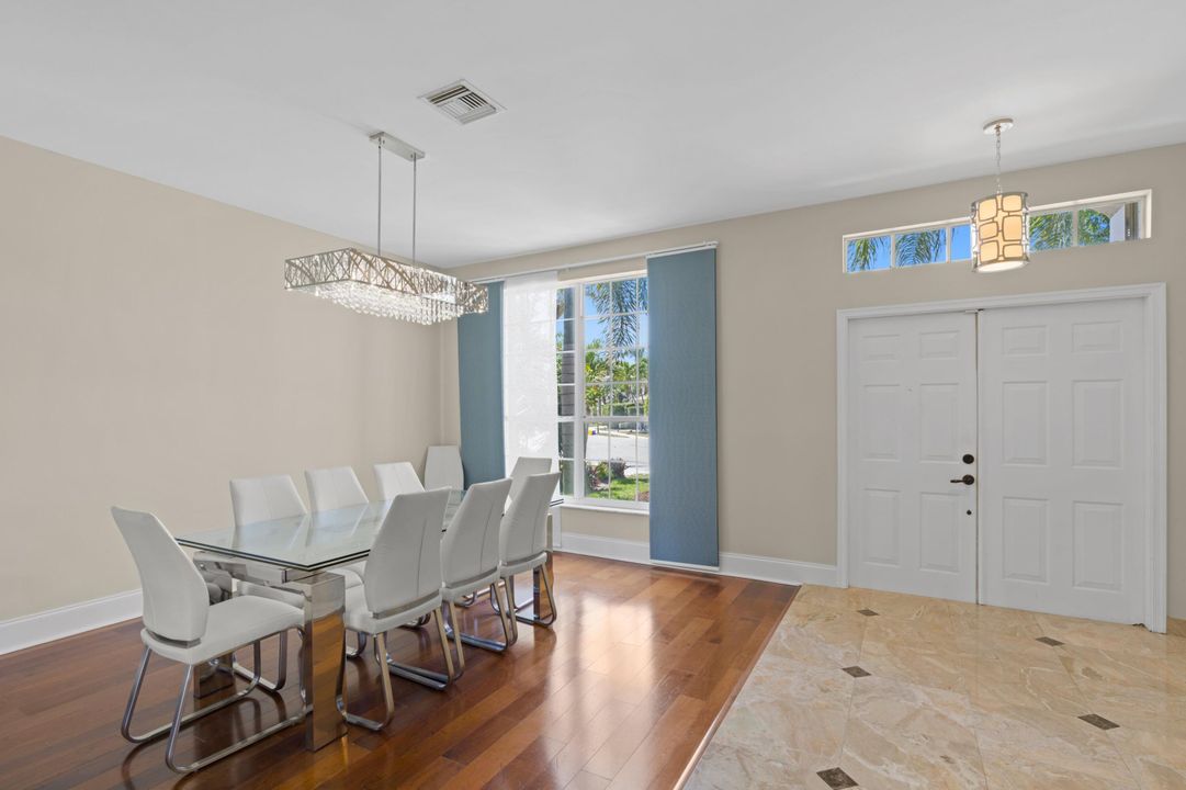 Active With Contract: $799,000 (5 beds, 2 baths, 2910 Square Feet)