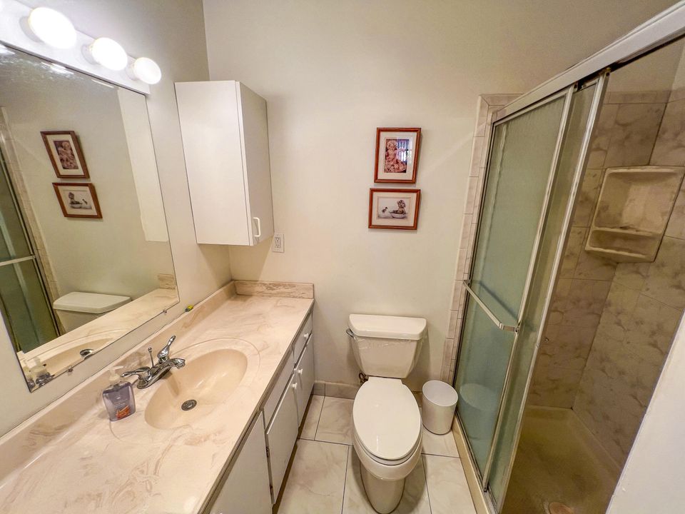 For Sale: $179,900 (2 beds, 2 baths, 1021 Square Feet)