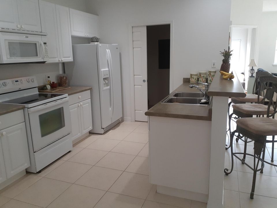 For Rent: $2,150 (2 beds, 2 baths, 1437 Square Feet)