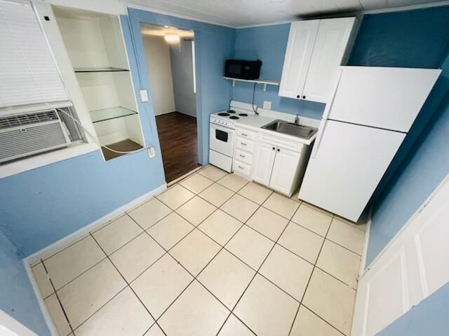Recently Rented: $1,395 (1 beds, 1 baths, 728 Square Feet)
