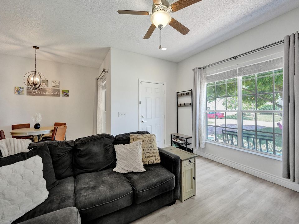 For Sale: $619,900 (3 beds, 2 baths, 1400 Square Feet)
