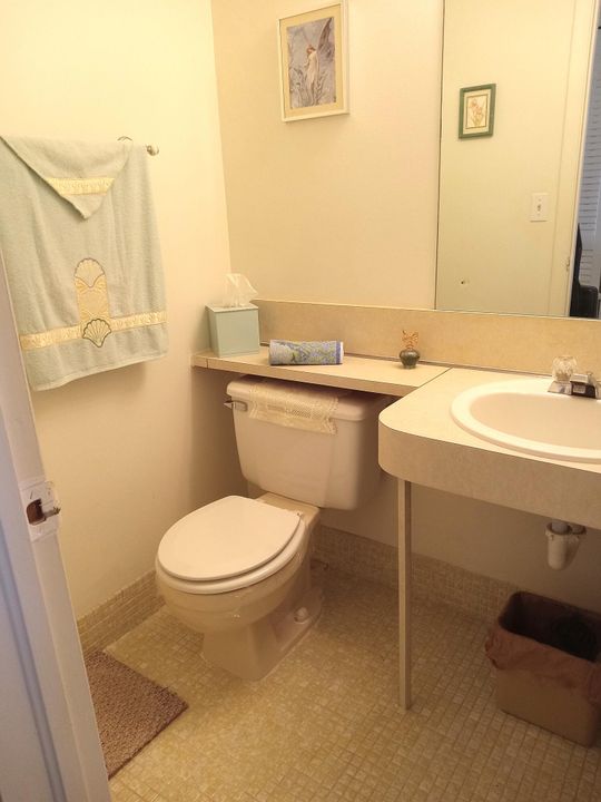 For Sale: $78,800 (1 beds, 1 baths, 684 Square Feet)