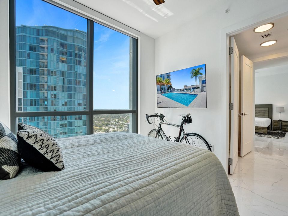 For Sale: $2,195,000 (3 beds, 2 baths, 2395 Square Feet)