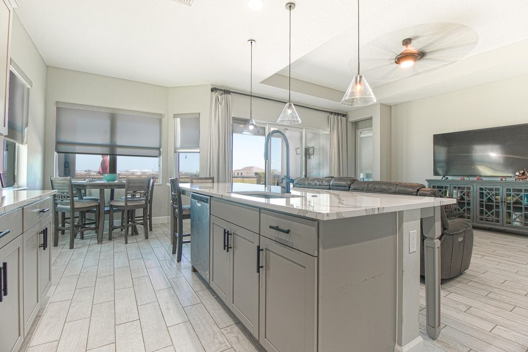 For Sale: $649,900 (3 beds, 2 baths, 2077 Square Feet)