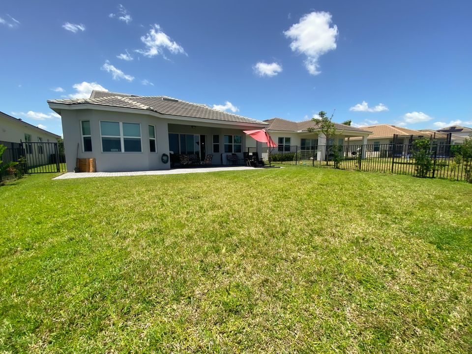 For Sale: $649,900 (3 beds, 2 baths, 2077 Square Feet)