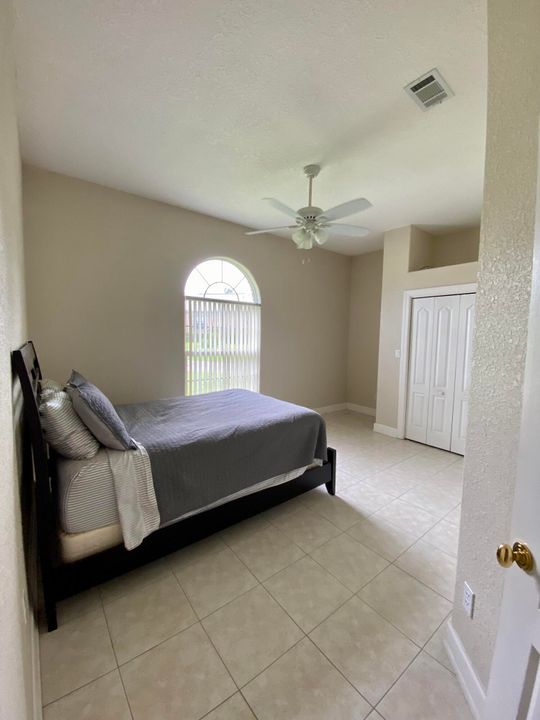 For Rent: $3,000 (4 beds, 2 baths, 2705 Square Feet)