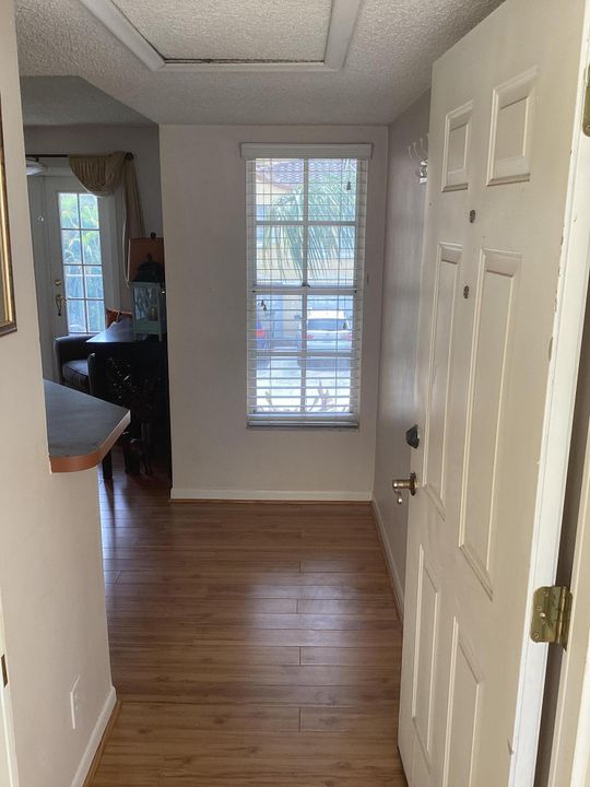 For Sale: $230,000 (1 beds, 1 baths, 746 Square Feet)