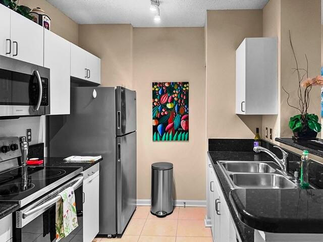 For Rent: $2,600 (1 beds, 1 baths, 756 Square Feet)