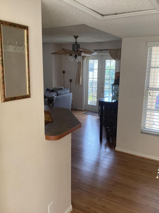 For Sale: $235,000 (1 beds, 1 baths, 746 Square Feet)