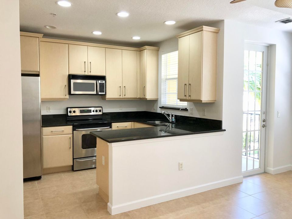 For Sale: $590,000 (2 beds, 3 baths, 2096 Square Feet)