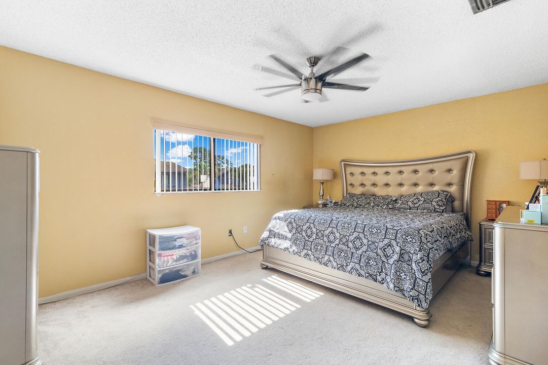 For Sale: $349,900 (3 beds, 2 baths, 1646 Square Feet)