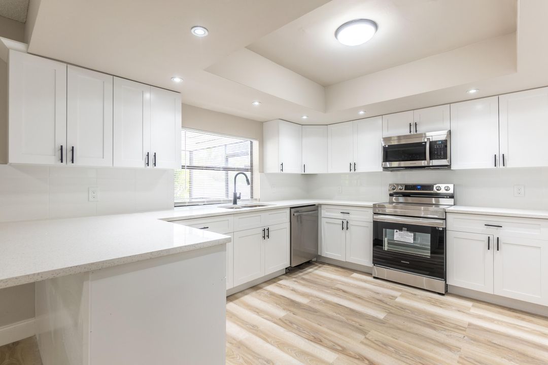 Active With Contract: $559,900 (3 beds, 2 baths, 1664 Square Feet)