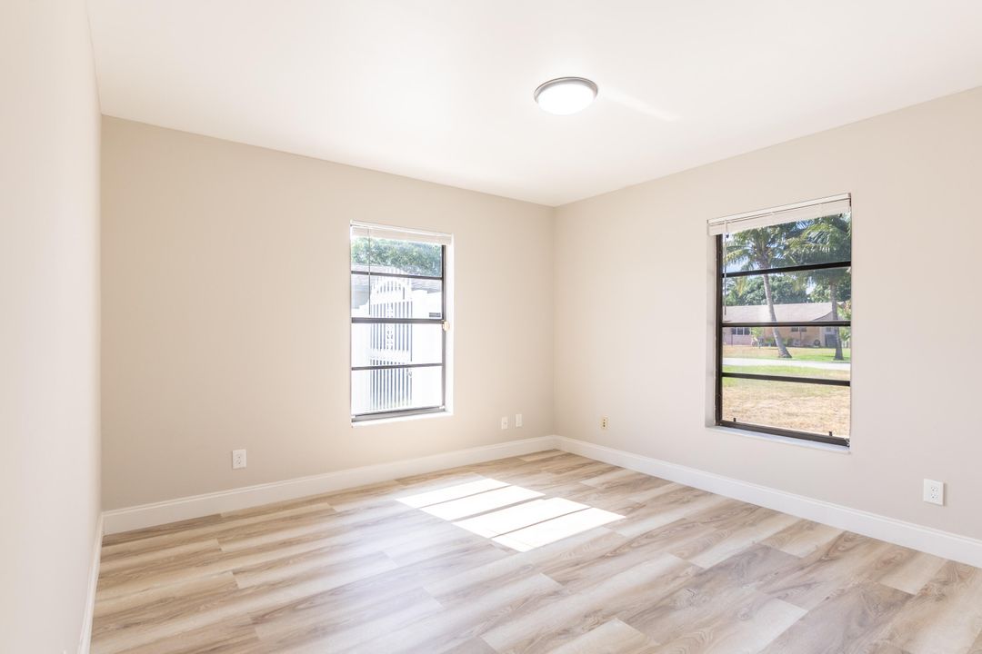 Active With Contract: $559,900 (3 beds, 2 baths, 1664 Square Feet)