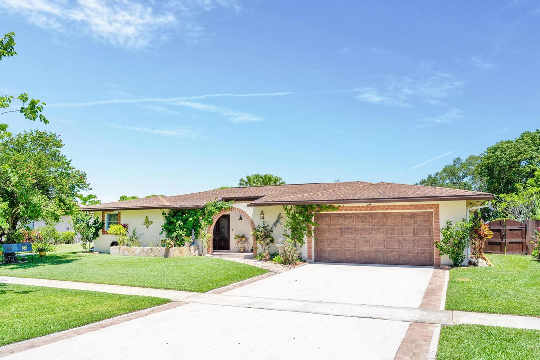 Active With Contract: $509,900 (3 beds, 2 baths, 1712 Square Feet)