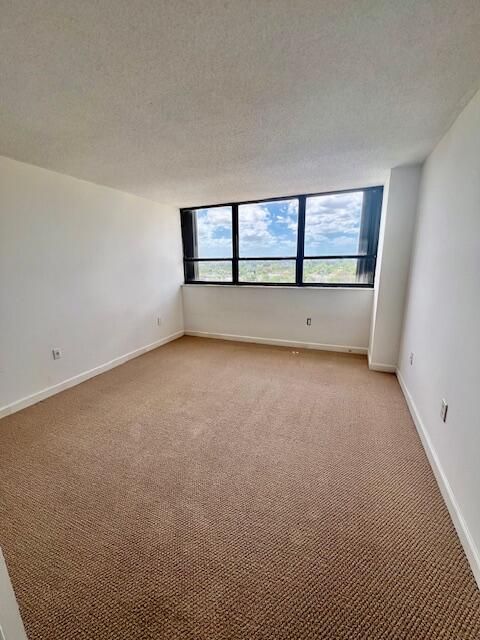 For Rent: $2,300 (2 beds, 2 baths, 1170 Square Feet)