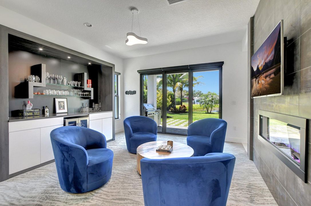 For Sale: $2,675,000 (5 beds, 5 baths, 5330 Square Feet)