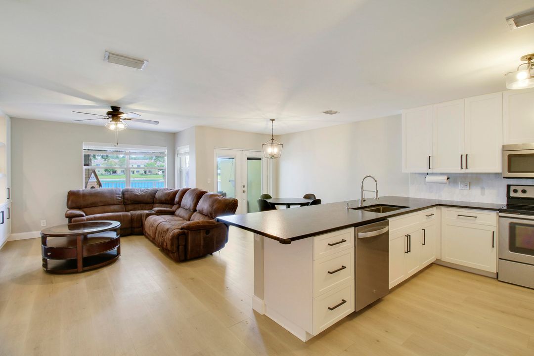 Active With Contract: $390,000 (3 beds, 2 baths, 1564 Square Feet)