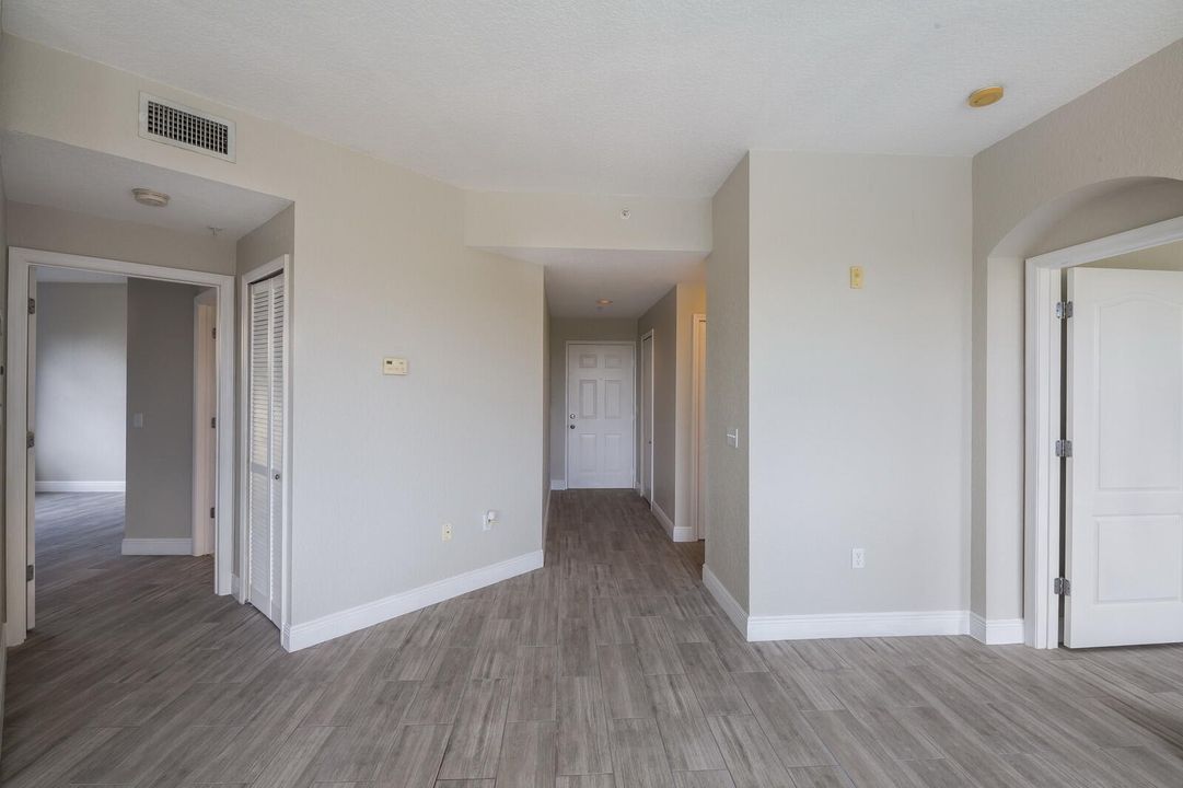 For Rent: $2,600 (2 beds, 2 baths, 1309 Square Feet)