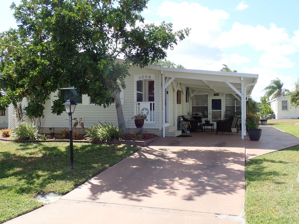 For Sale: $159,900 (2 beds, 2 baths, 1514 Square Feet)