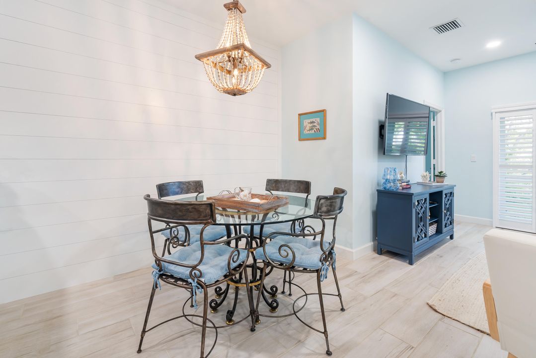 For Sale: $499,900 (3 beds, 2 baths, 1128 Square Feet)