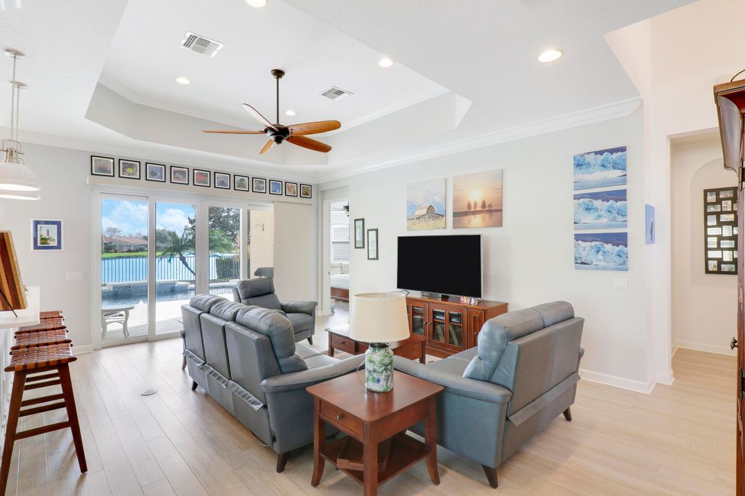 Active With Contract: $499,900 (3 beds, 2 baths, 1789 Square Feet)