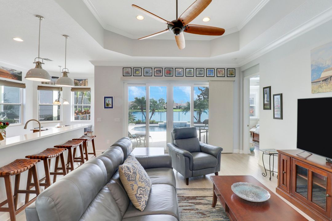 Active With Contract: $499,900 (3 beds, 2 baths, 1789 Square Feet)