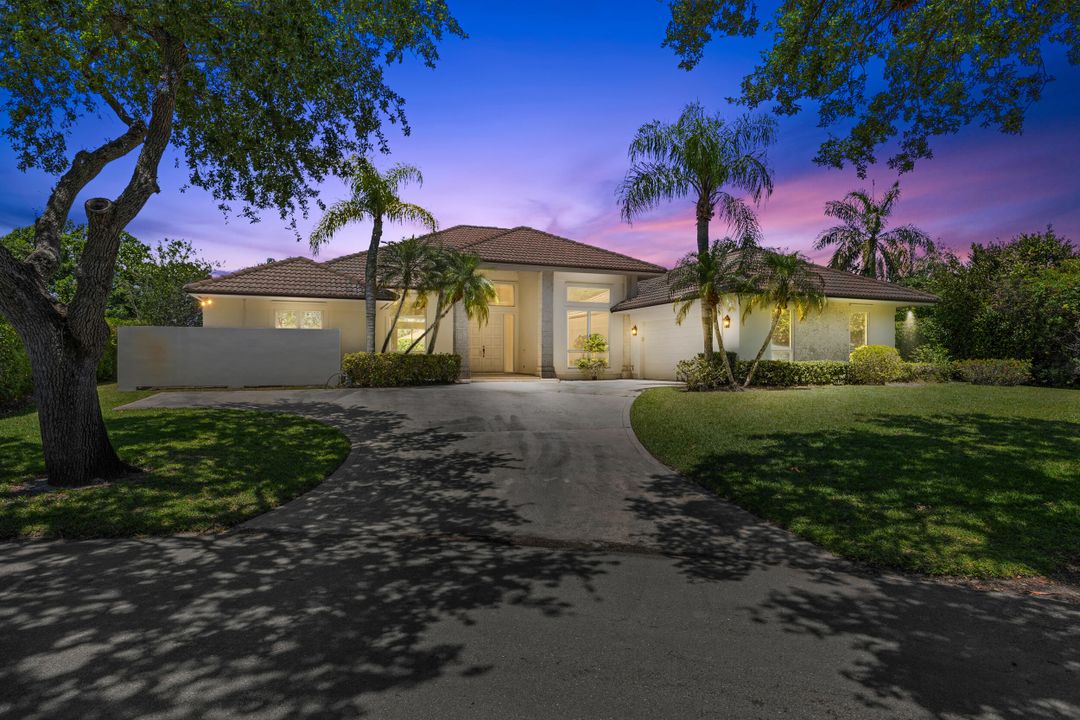 Recently Sold: $1,000,000 (3 beds, 2 baths, 2958 Square Feet)