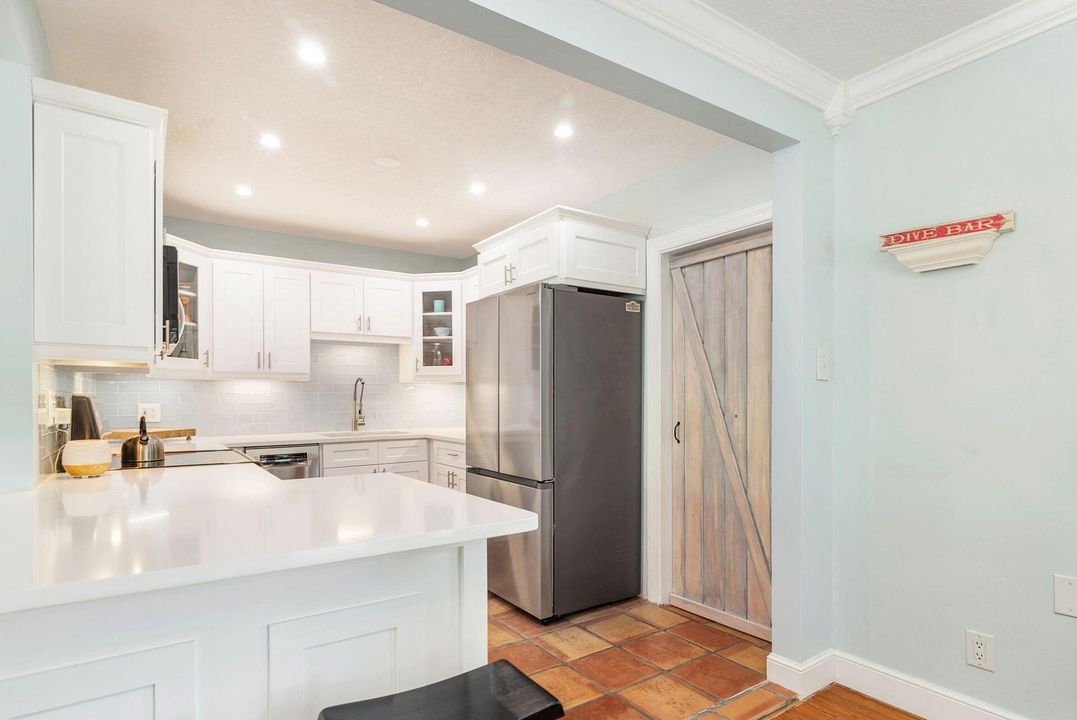 For Sale: $895,000 (2 beds, 1 baths, 1346 Square Feet)